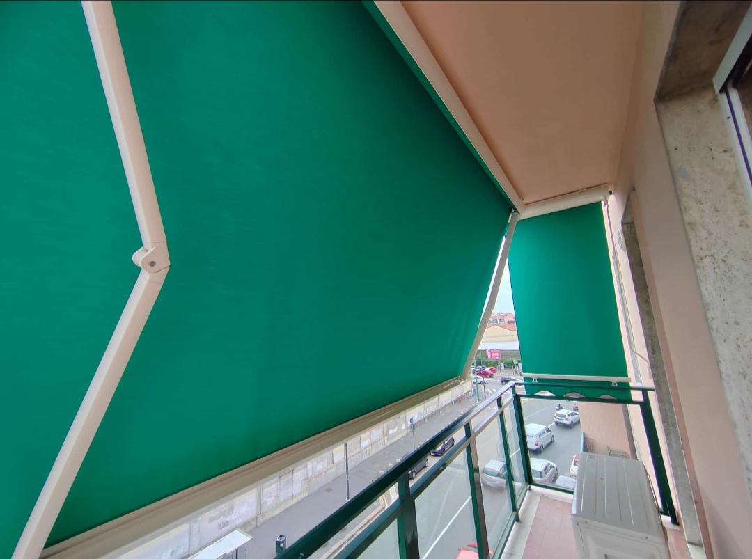 Installazione di tende da sole per balconi e terrazzi a Baranzate ed in tutta la provincia di Milano